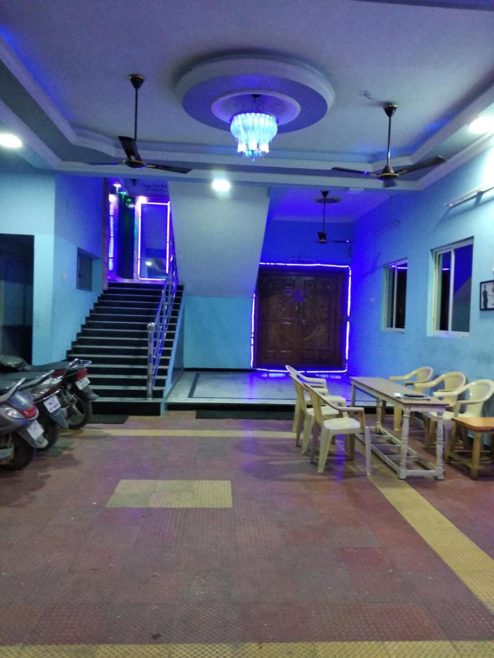 קנצ'יפוראם Radha Party Hall מראה חיצוני תמונה